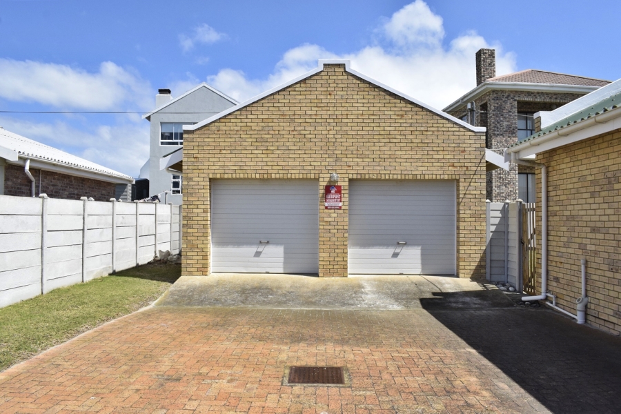 2 Bedroom Property for Sale in Struisbaai Western Cape